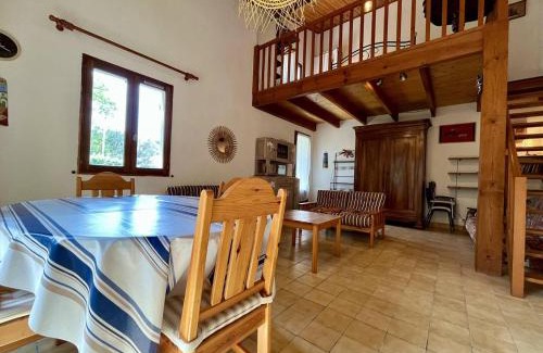 Saint-Georges-d'Oleron House | Maison de village typique 6 pers, proche plage et commerces, avec terrasse, parking et ménage inclus - FR-1-246A-251