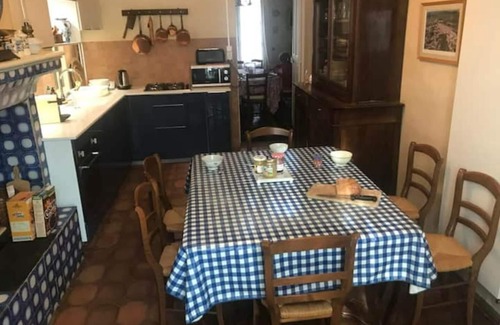 Aigues-Vives House | Maison de Maître Dans un Joli Village