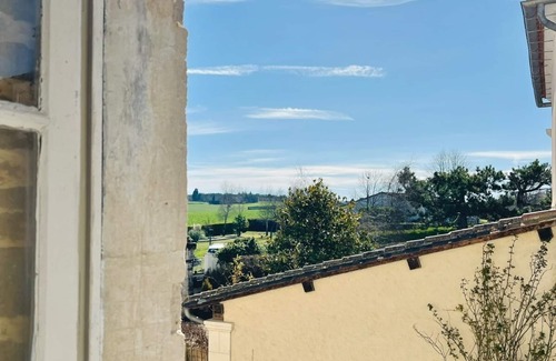 Cherval House | Maison de Terre - Luxury vacation home in the Dordogne with pool! Up to 6 people.