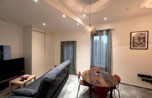 Chateauneuf-du-Rhone House | Maison de ville