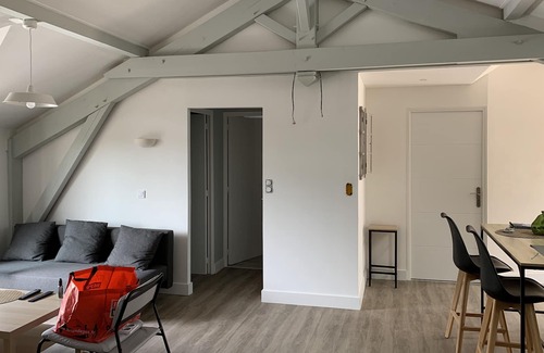 Bourgoin-Jallieu House | Maison de Village au Calme