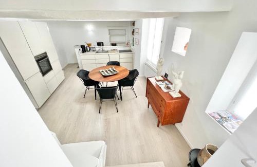 Lourmarin Apartment | Maison de village Arty et terrasse au calme