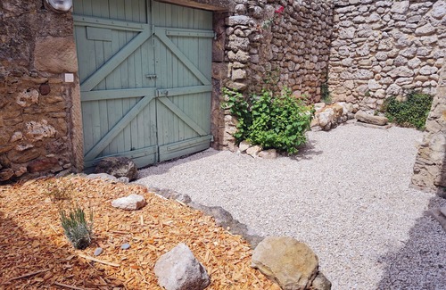 Reauville House | Maison de Village au Calme Avec Extérieurs. A Proximité de Grignan