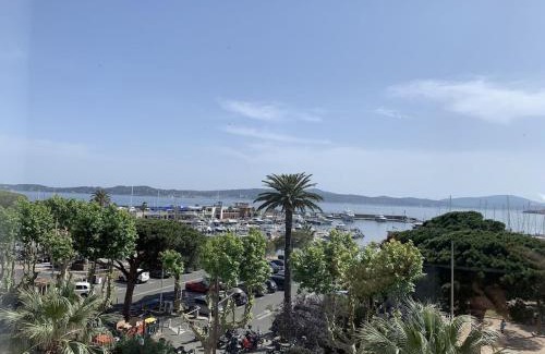 Sainte-Maxime City Centre House | Maison de village rénovée avec vue mer exceptionnelle