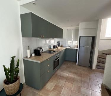 Sainte-Maxime City Centre House | Maison de village rénovée avec vue mer exceptionnelle