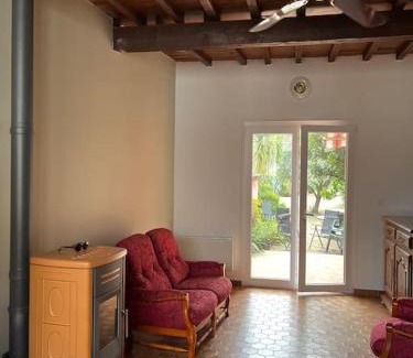 Elne House | Maison de village vintage avec grand jardin