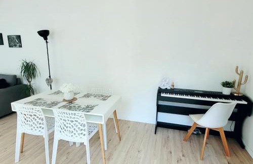 La Rochelle Apartment | Maison de ville au calme avec jardin et parking