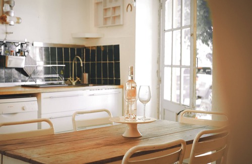 Rognes House | "Maison des Fontaines" in the heart of a magnificent wine-growing estate