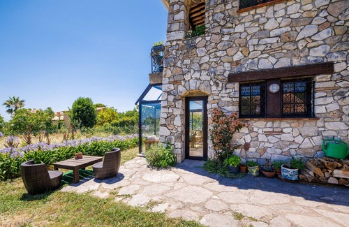 Tourrettes-sur-Loup Ski Chalet | MAISON DES CANORGUES - Peaceful Haven in Tourrettes