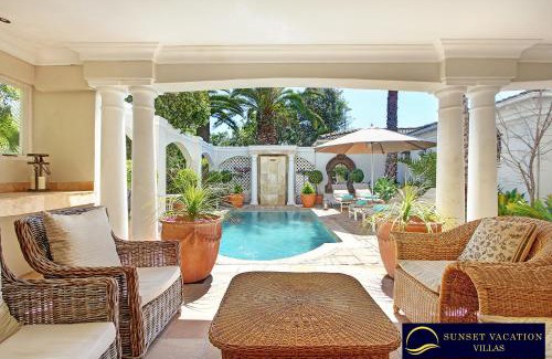 Sunset Beach Villa | Maison du Cap
