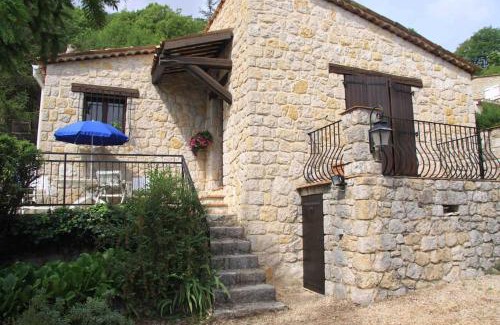 Cipieres House | Maison en pierre de taille avec jardin et vue montagnes