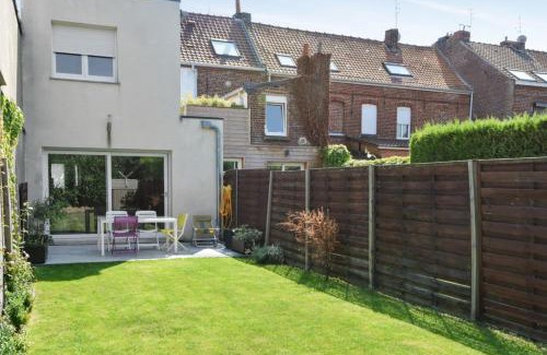 Marcq-en-Baroeul House | Maison Escola avec jardin - Welkeys