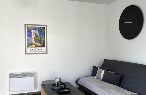Bouliac Apartment | Maison Eugenie Arena, Gendarmerie, Rocade