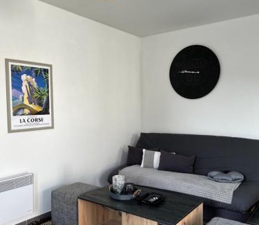 Bouliac Apartment | Maison Eugenie Arena, Gendarmerie, Rocade