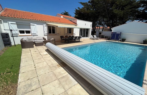 Bretignolles-sur-Mer House | Maison Familiale Chic et Confortable Avec Piscine à 50 Mètres de Locéan