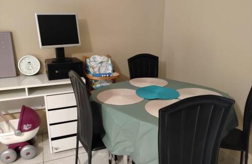 Saint-Denis-les-Bourg Apartment | Maison familiale EXCELLENCE,3 chambres jardin avec jeux, proche gare Bourg en Bresse