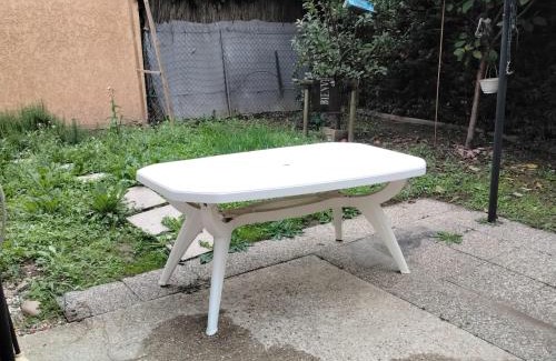 Saint-Denis-les-Bourg Apartment | Maison familiale EXCELLENCE,3 chambres jardin avec jeux, proche gare Bourg en Bresse
