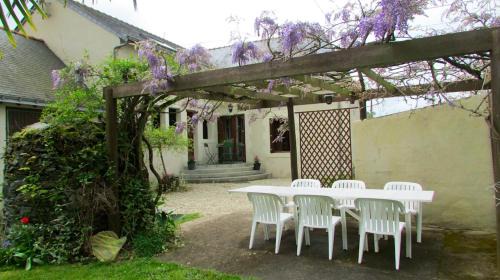 Denee House | Maison familiale charmante à Denée avec jardin et loisirs