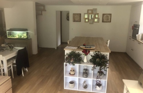 Pierrevert House | Maison Familiale en Luberon. 4 Chambres, 2 Sdb, Piscine 360 cm, 6 à 8 Couchages