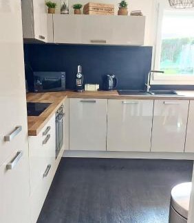 Cambes-en-Plaine House | Maison familiale 3 chambres - Jardin clos BBQ linge inclus - Entre Caen & la Mer - Parking - arrivée autonome - professionnels bienvenus