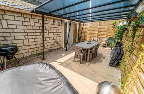 Equemauville House | Maison familiale Terrasse Jacuzzi Parking sur place près d'Honfleur