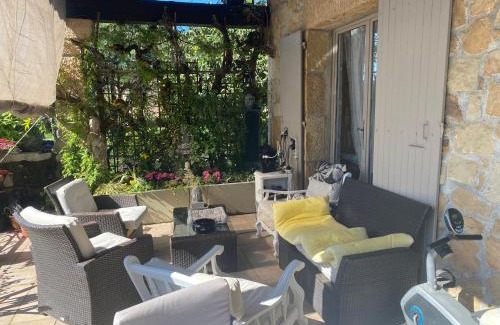 Saint-Germain House | maison fleurie