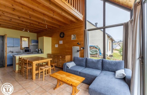 Besse-en-Chandesse House | Maison Cosy au Cœur de la Chaine des Puys et à Proche des Pistes !