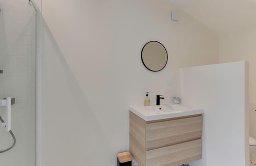 Saint-Jacques-de-la-Lande Apartment | Maison Joseph - Suite 1