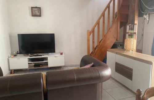 Gallargues-le-Montueux Apartment | Maison Gallus