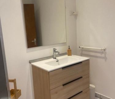 Gallargues-le-Montueux Apartment | Maison Gallus