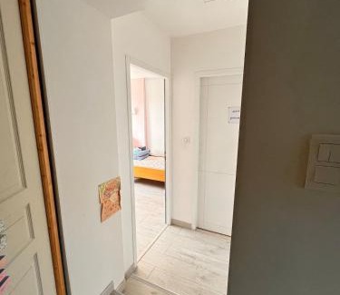 Abrest Villa | Maison Grillon - Maison proche de Vichy avec piscine