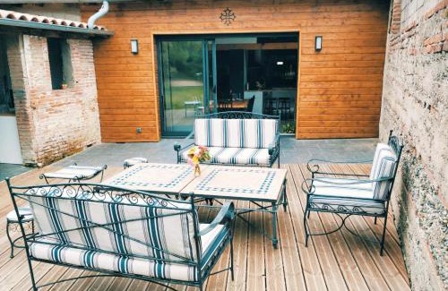 Beauzelle Villa | Maison jardin pétanque, MEETT, Airbus, aéroport, golf