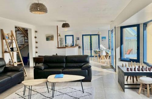 La Foret-Fouesnant House | Maison lumineuse La Forêt-Fouesnant proche plage, golf, avec salle de détente et 5 chambres - FR-1-481-158