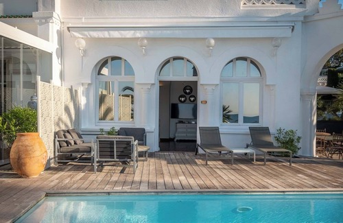 Saint-Raphael Apartment | Maison Mauresque - "Shakespeare" Jacuzzi Suite