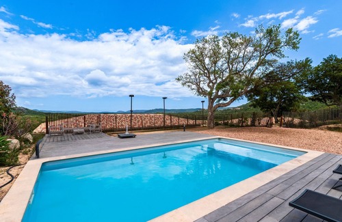 Sotta House | Maison Mawie - Vue montagne, piscine & jacuzzi