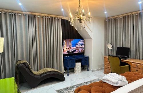 Gillitts Hotel | Maison Norelle at Isivuno House