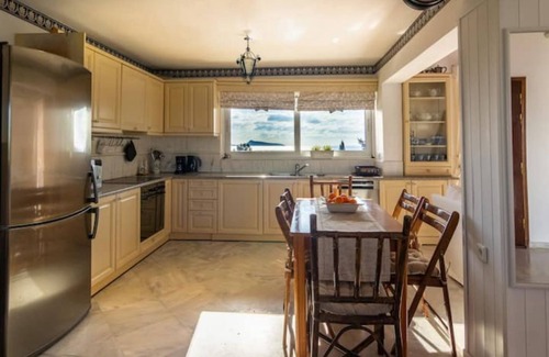 Porto Heli Apartment | Maison of apartments next to the beach-Big Blue