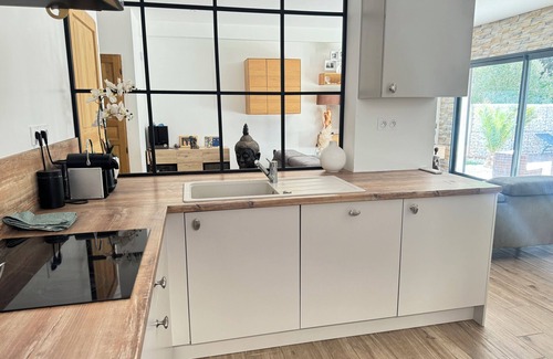 Vedene House | Maison Paisible