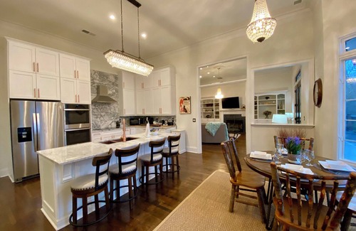 Dahlonega Villa | Maison Paradis- River Front/Two-Kitchens/7.5-Bath/6-Bed!
