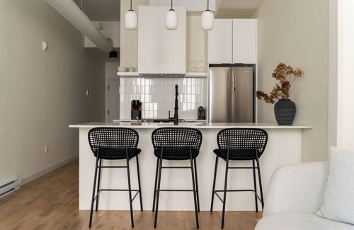 Old Montreal Apartment | Maison Place Jacques-Cartier by Luxury In Transit