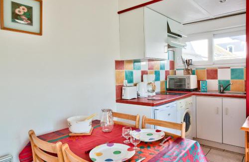 Penmarch House | Maison pour 2 à 100 m de la plage de la Joie