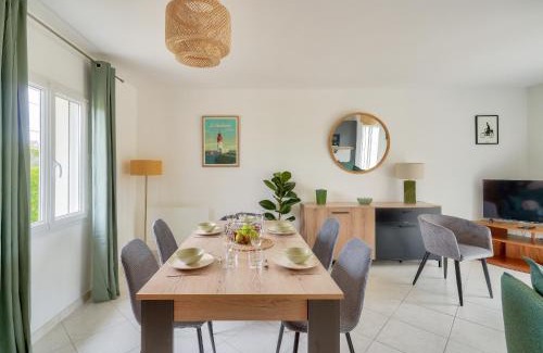 Guilvinec House | Maison pour 4 adultes, 1 enfant à 200m de la plage