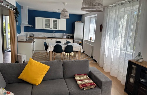 Plozevet House | Maison Pour 6 Personnes, 150 m de la Mer, 4mn à Pied du Port de Pors Poulhan