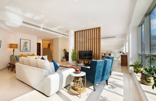 Dubai Marina Villa | Maison Privee - Stunning 3-Floor Villa w/Kids Room and Rooftop Terrace over Dubai Marina