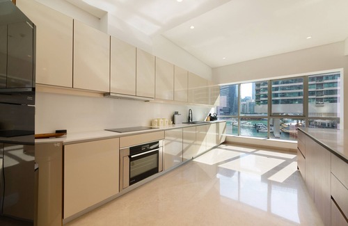 Dubai Marina Villa | Maison Privee - Stunning 3-Floor Villa w/Kids Room and Rooftop Terrace over Dubai Marina