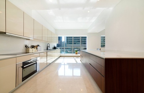 Dubai Marina Villa | Maison Privee - Stunning 3-Floor Villa w/Kids Room and Rooftop Terrace over Dubai Marina
