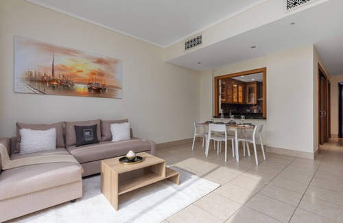 Discovery Gardens Apartment | Maison Privee - Stylish & Spacious Apartment in Downtown Dubai