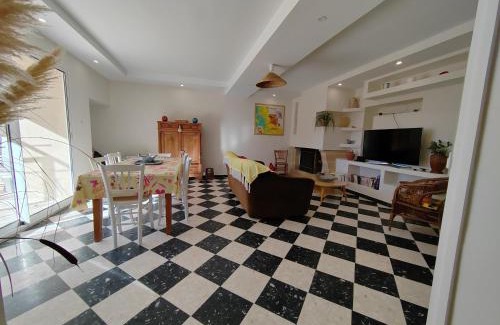 Pernes-les-Fontaines House | Maison provençale rénovée