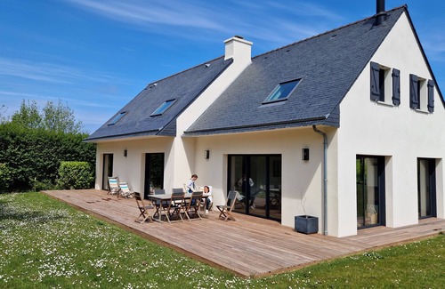 Landunvez House | Maison Rénové Avec Grand Jardin à 300m de la Plage