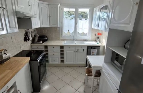 Sainte-Cecile-Plage House | Maison Sainte Cécile near beach and shops, pets welcome